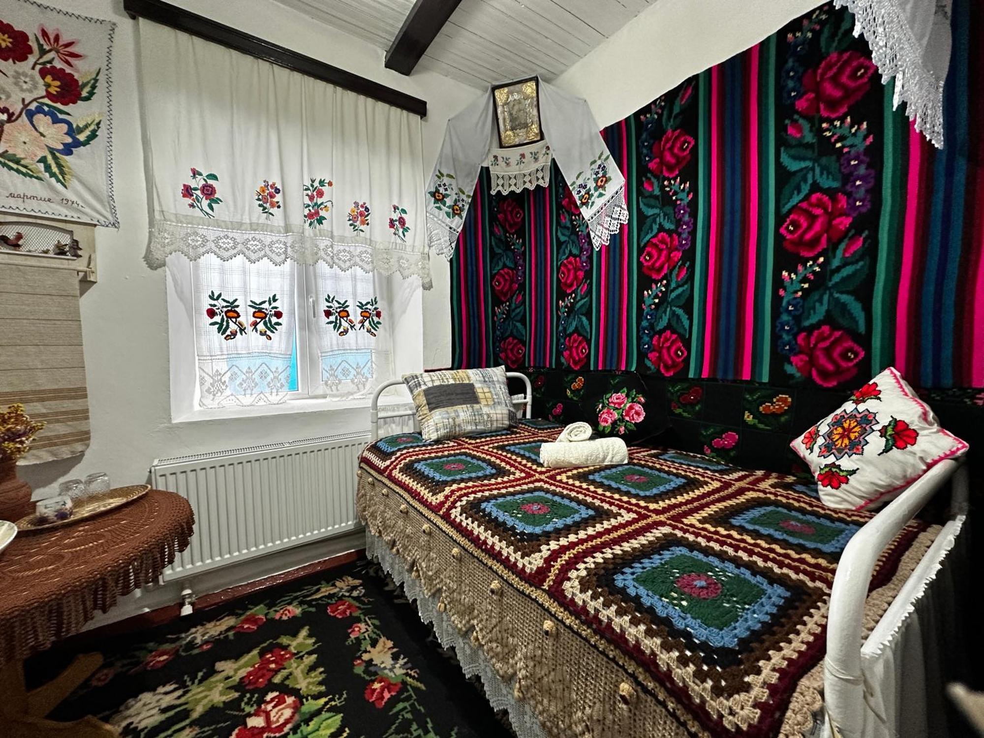 La Madalina Bed and Breakfast Selemet Εξωτερικό φωτογραφία