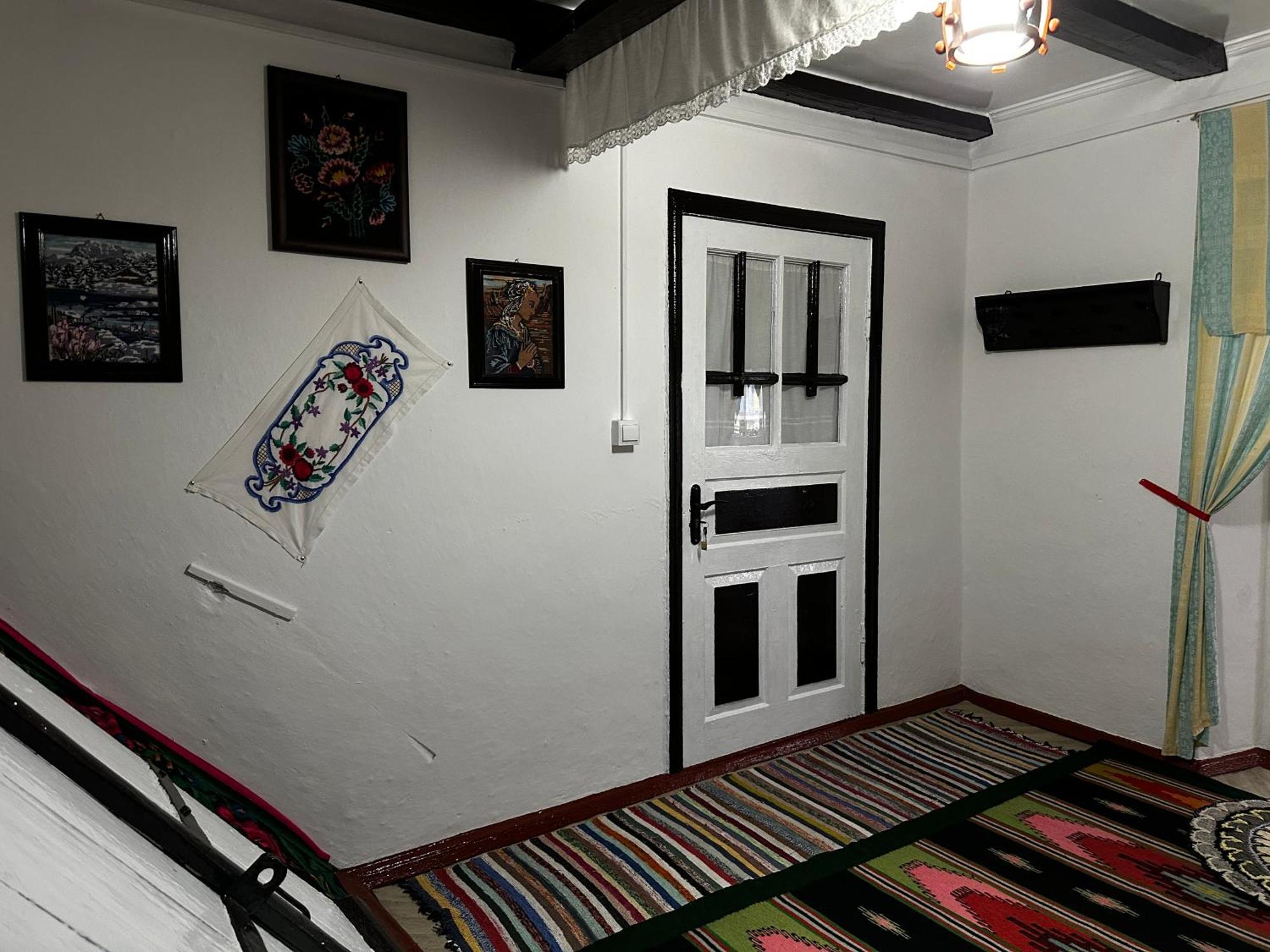 La Madalina Bed and Breakfast Selemet Εξωτερικό φωτογραφία