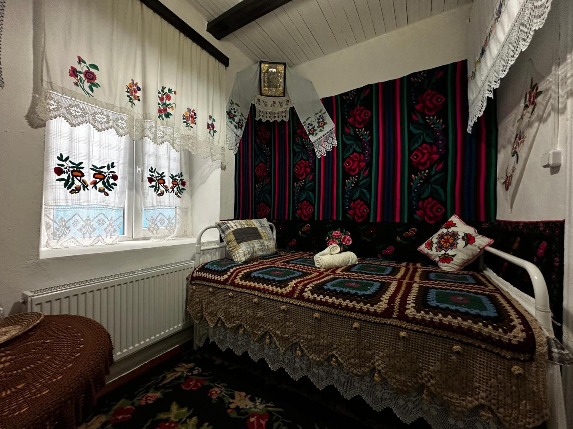 La Madalina Bed and Breakfast Selemet Εξωτερικό φωτογραφία