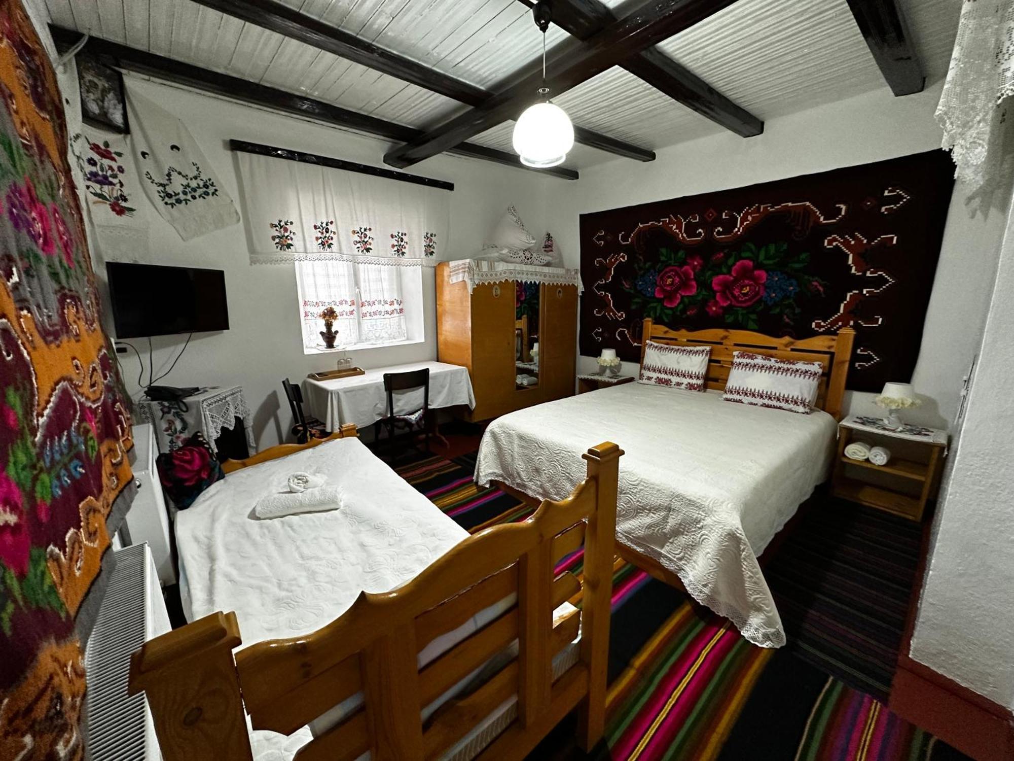 La Madalina Bed and Breakfast Selemet Εξωτερικό φωτογραφία